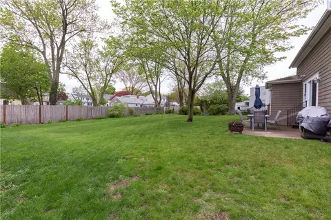 82 Vaughn Ave, Warwick, RI 02886 photo 20