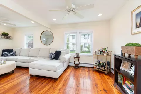 82 Vaughn Ave, Warwick, RI 02886 photo 5