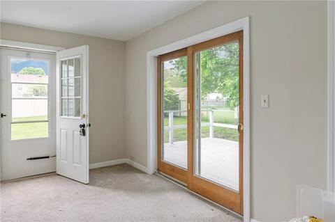 980 Main Ave, Warwick, RI 02886 photo 11
