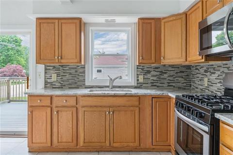 980 Main Ave, Warwick, RI 02886 photo 8