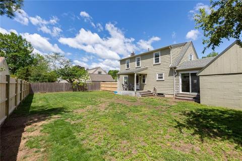 139 Harmony Ct, Warwick, RI 02889 photo 5