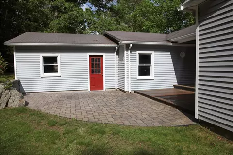 12 Laurel Ave, Westerly, RI 02891 photo 6