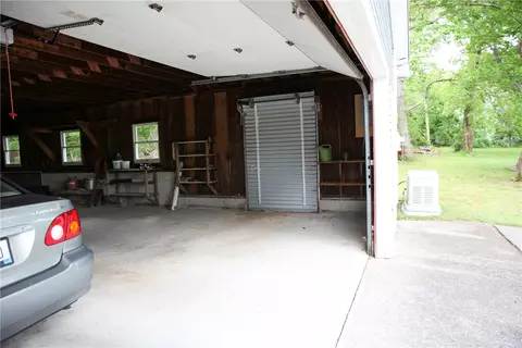 12 Laurel Ave, Westerly, RI 02891 photo 3