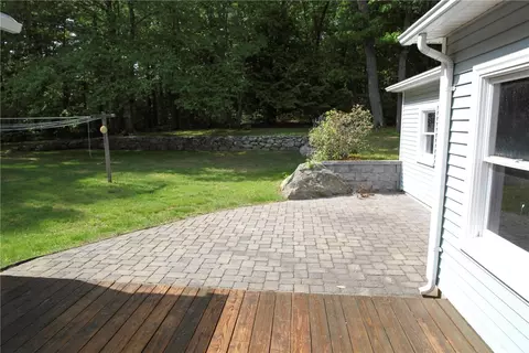 12 Laurel Ave, Westerly, RI 02891 photo 5
