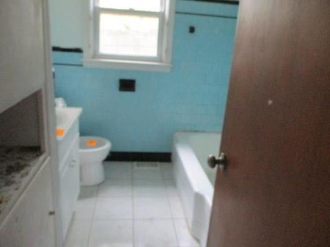 18 Lancaster Ave, Warwick, RI 02886 photo 4