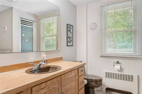 643 Commonwealth Ave, Warwick, RI 02886 photo 11