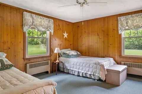 643 Commonwealth Ave, Warwick, RI 02886 photo 9
