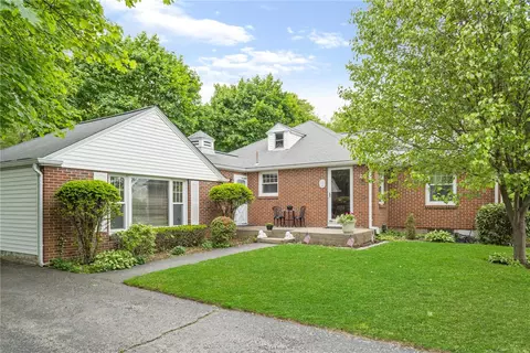643 Commonwealth Ave, Warwick, RI 02886 photo 2