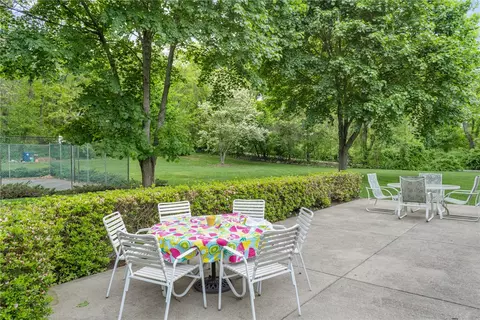 643 Commonwealth Ave, Warwick, RI 02886 photo 17