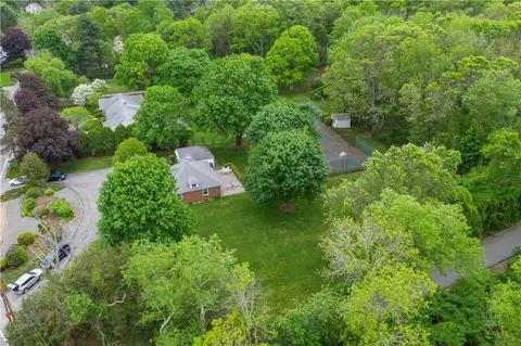 643 Commonwealth Ave, Warwick, RI 02886 photo 25