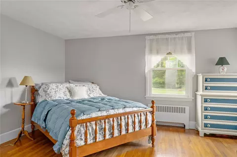 643 Commonwealth Ave, Warwick, RI 02886 photo 8