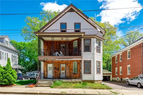 176 Park Pl, Woonsocket, RI 02895 photo 1