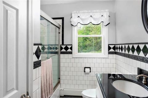 607 Mendon Rd, Woonsocket, RI 02895 photo 9