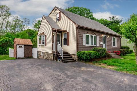 607 Mendon Rd, Woonsocket, RI 02895 photo 1