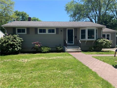 114 Hanover St, Warwick, RI 02886 photo 2