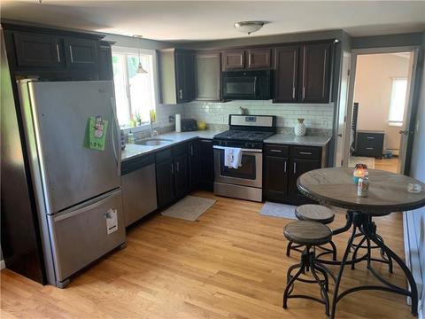 114 Hanover St, Warwick, RI 02886 photo 6