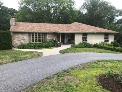 31 Algonquin Dr, Warwick, RI 02888 photo 2