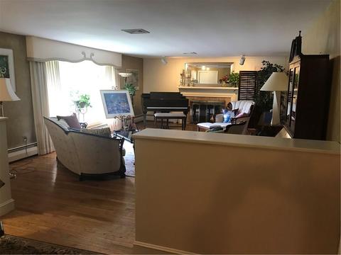 31 Algonquin Dr, Warwick, RI 02888 photo 5