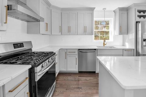 88 Prince St, Woonsocket, RI 02895 photo 4