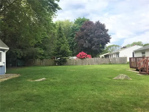 30 Duchess St, Warwick, RI 02886 photo 3