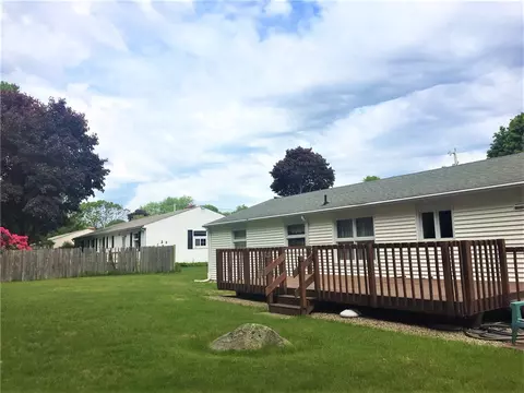 30 Duchess St, Warwick, RI 02886 photo 2