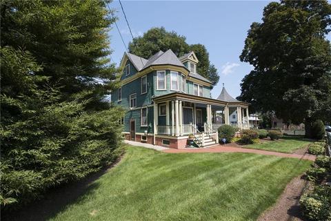 351 Winter St, Woonsocket, RI 02895 photo 2