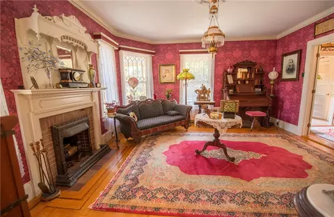 351 Winter St, Woonsocket, RI 02895 photo 3
