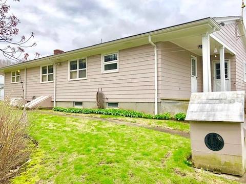 32 Rose Ave, Woonsocket, RI 02895 photo 3