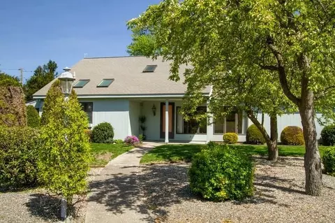 39 Dees Cir, Warwick, RI 02889 photo 7
