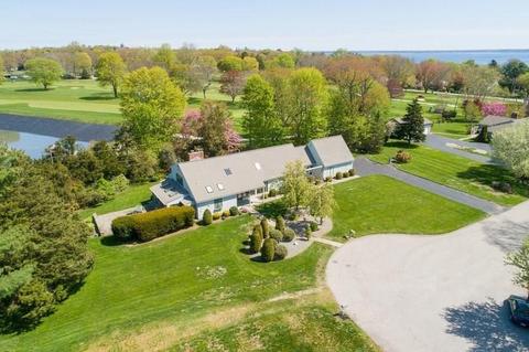 39 Dees Cir, Warwick, RI 02889 photo 3