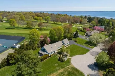 39 Dees Cir, Warwick, RI 02889 photo 6