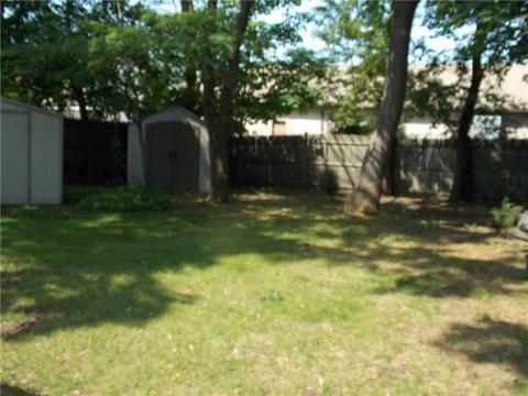 17 Macarthur Dr, Warwick, RI 02889 photo 3
