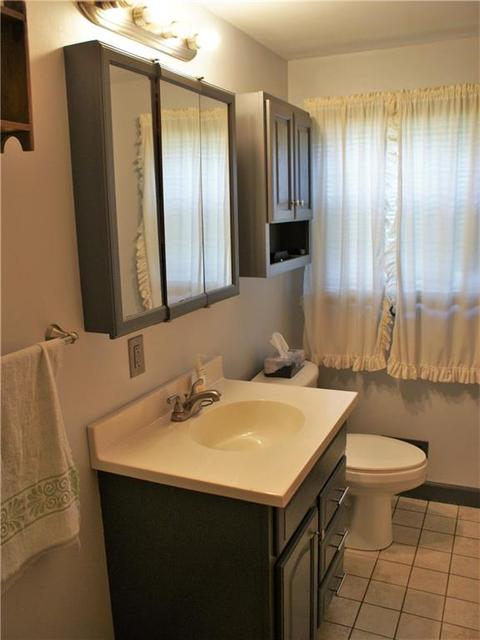 69 Adrian St, Warwick, RI 02886 photo 8