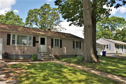 69 Adrian St, Warwick, RI 02886 photo 2