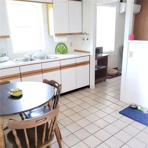 7 Benson Ave, Westerly, RI 02891 photo 3