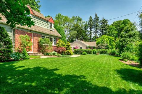 131 Winter St, Woonsocket, RI 02895 photo 4