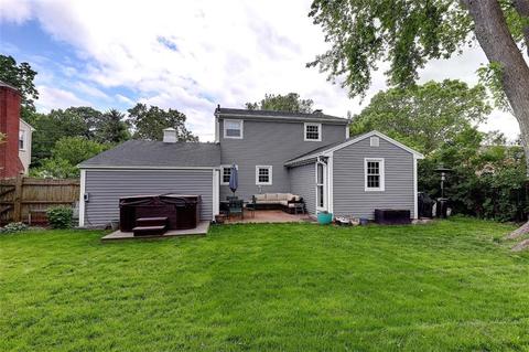 10 Circle Dr, East Providence, RI 02915 photo 2