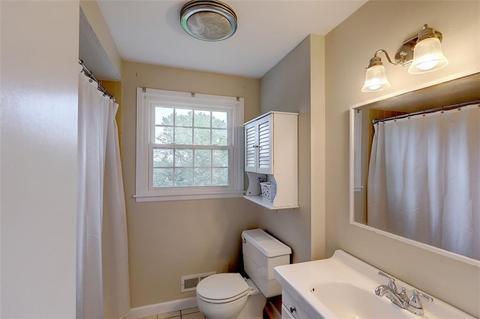 10 Circle Dr, East Providence, RI 02915 photo 24