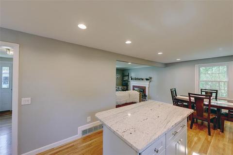 10 Circle Dr, East Providence, RI 02915 photo 8
