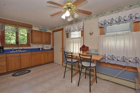 28 Asylum St, Woonsocket, RI 02895 photo 5
