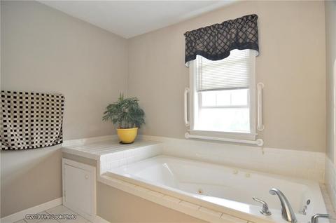 324 Rhode Island Ave, Woonsocket, RI 02895 photo 25