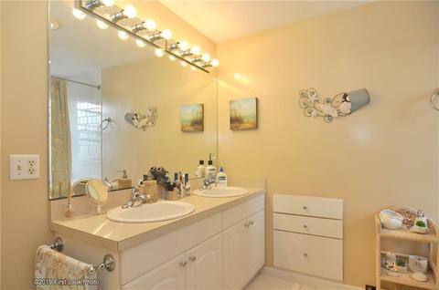 324 Rhode Island Ave, Woonsocket, RI 02895 photo 12