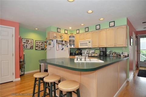 324 Rhode Island Ave, Woonsocket, RI 02895 photo 4