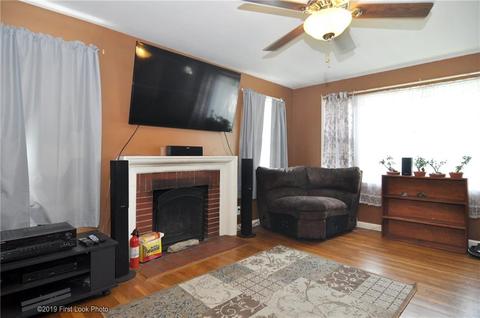 9 Bart Dr, Riverside, RI 02915 photo 4