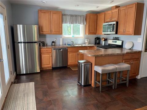 103 Kenwood St, Woonsocket, RI 02895 photo 5