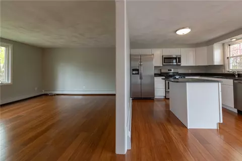 237 Draper Ave, Warwick, RI 02889 photo 9