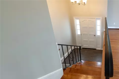 237 Draper Ave, Warwick, RI 02889 photo 11