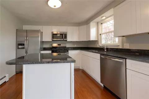 237 Draper Ave, Warwick, RI 02889 photo 5