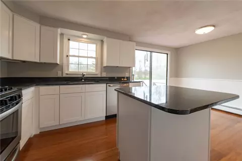 237 Draper Ave, Warwick, RI 02889 photo 7