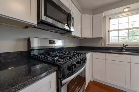 237 Draper Ave, Warwick, RI 02889 photo 6